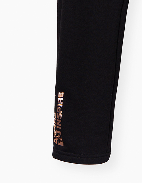 Черные трикотажные брюки для девочки-подростка