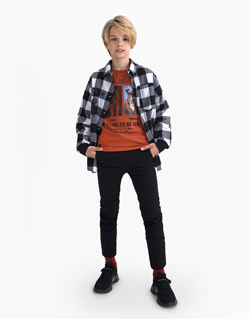 Футболка цвета терракот с принтом для мальчика