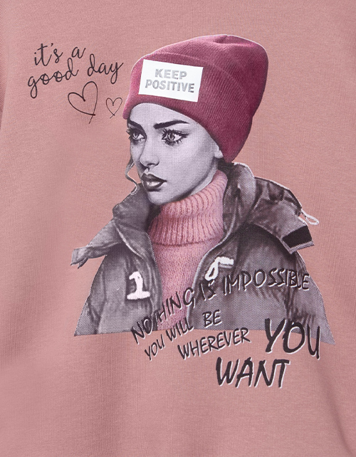 Объемный розовый свитшот с воротником-стойкой Объемный розовый свитшот с воротником-стойкой