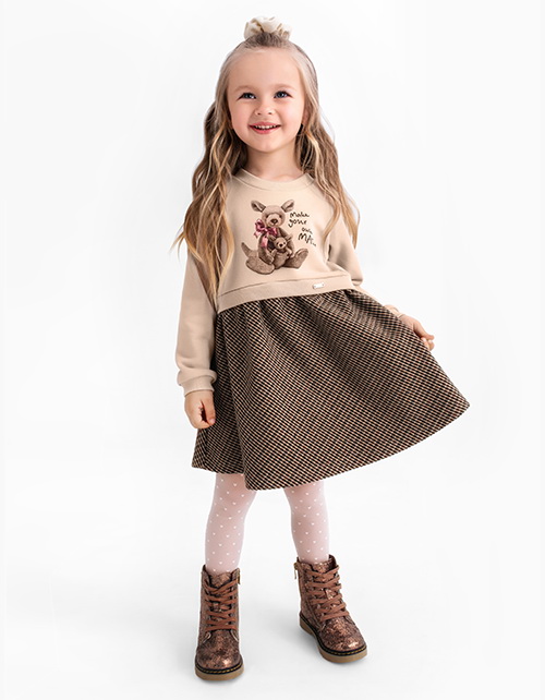 Бежевое платье с длинным рукавом Бежевое платье с длинным рукавом