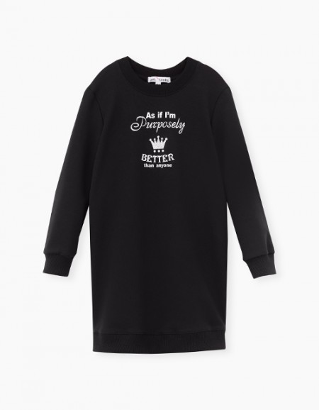 Черное платье с длинным рукавом