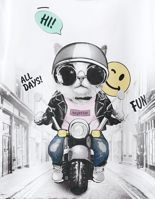 Белая футболка с принтом для мальчика