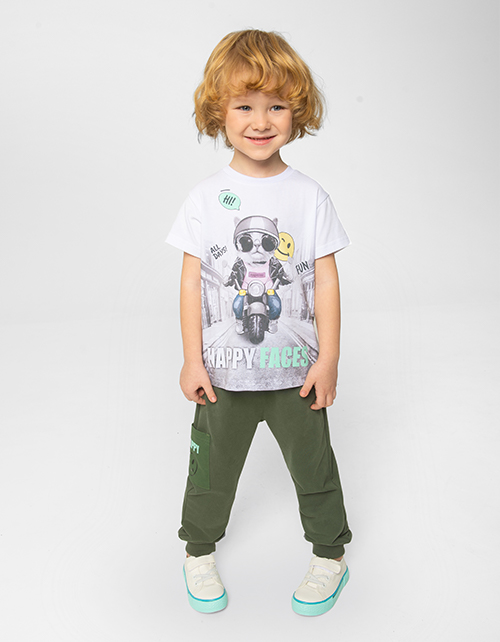 Белая футболка с принтом для мальчика