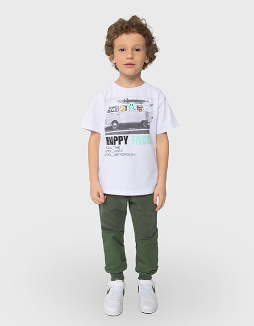 Белая футболка с принтом для мальчика