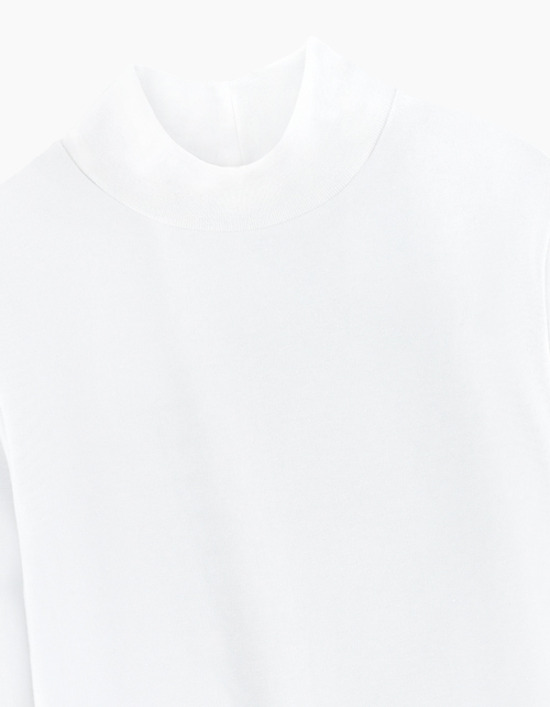 Белая водолазка для мальчика