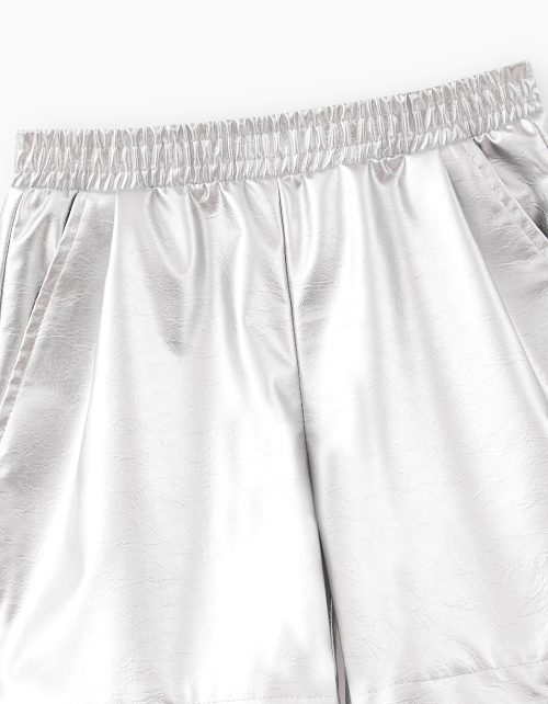 Стильные серебристые шорты для девочки