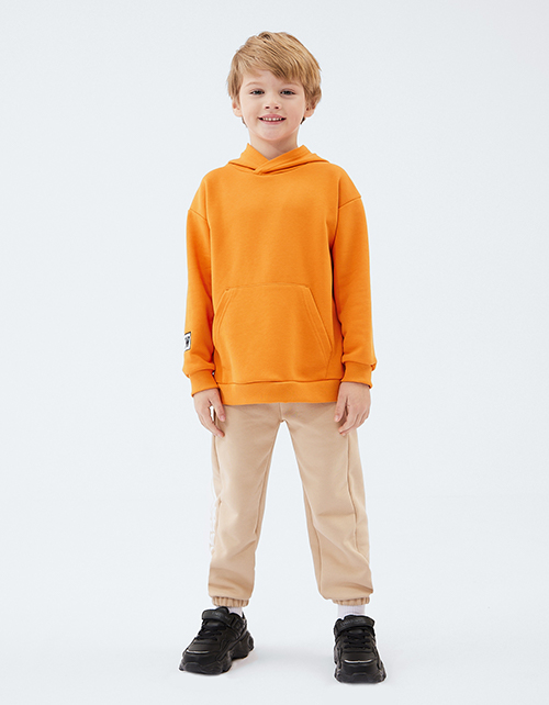 Бежевые брюки-джоггеры для мальчика