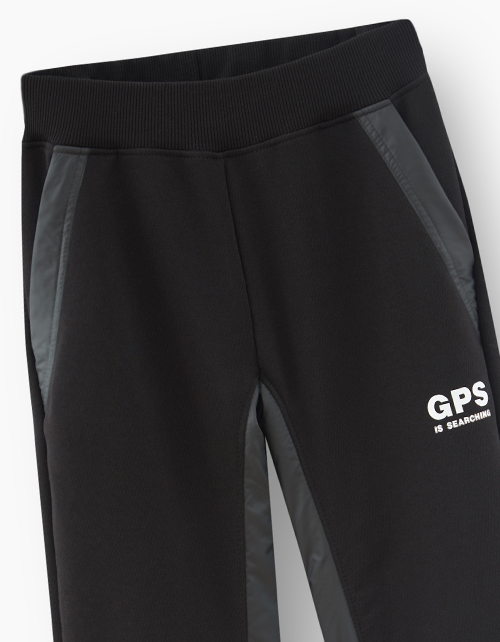 Черные брюки-джоггеры для мальчика Черные брюки-джоггеры для мальчика