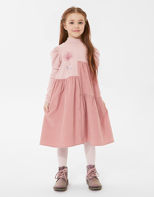 Темно-розовое платье с длинным рукавом Темно-розовое платье с длинным рукавом