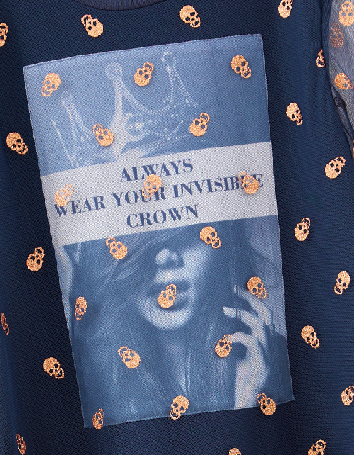 Стильное платье в оттенке темный ирис