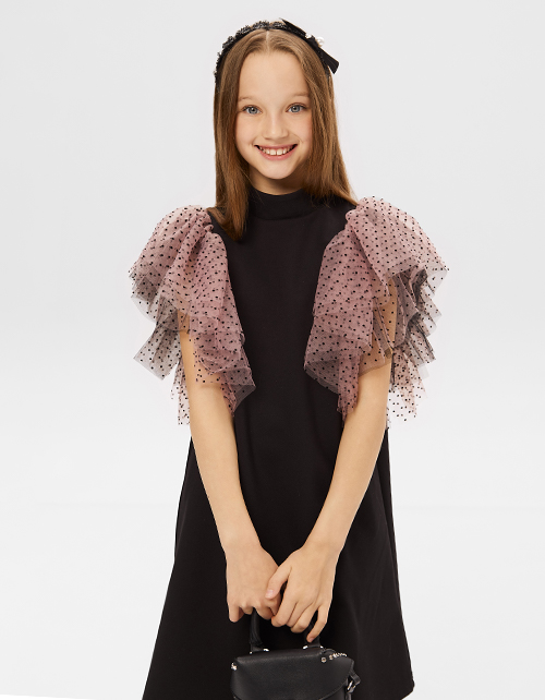 Платье с акцентным коротким рукавом