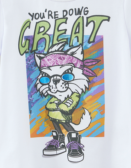 Белая футболка с принтом для мальчика