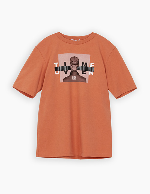 Футболка абрикосового оттенка для мальчика