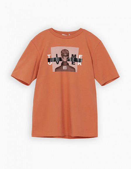 Футболка абрикосового оттенка для мальчика