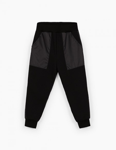 Черные брюки-джоггеры для мальчика Черные брюки-джоггеры для мальчика