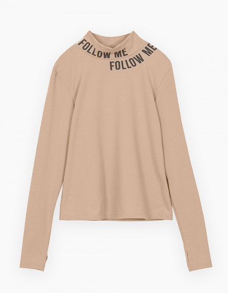 Бежевый гольф для девочки