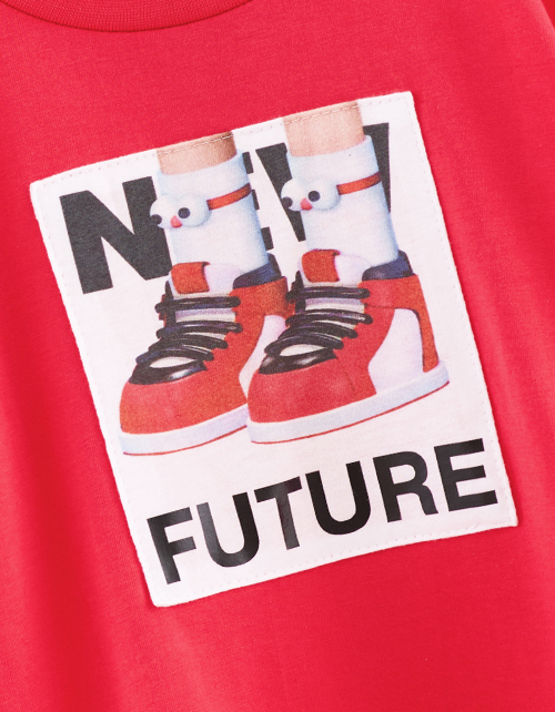 Яркая футболка для мальчика