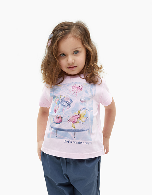 Светло-розовая футболка для девочки Светло-розовая футболка для девочки