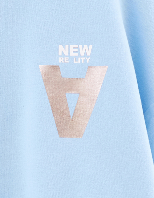 Светло-голубой свитшот для девочки