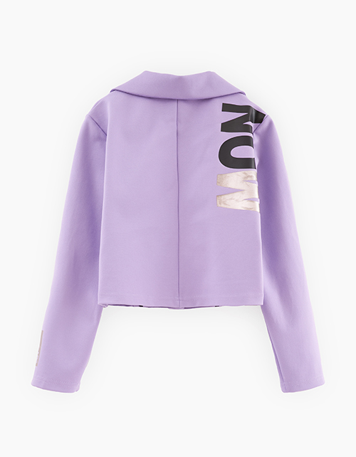 Укороченный жакет в трендовом оттенке цифровая лаванда