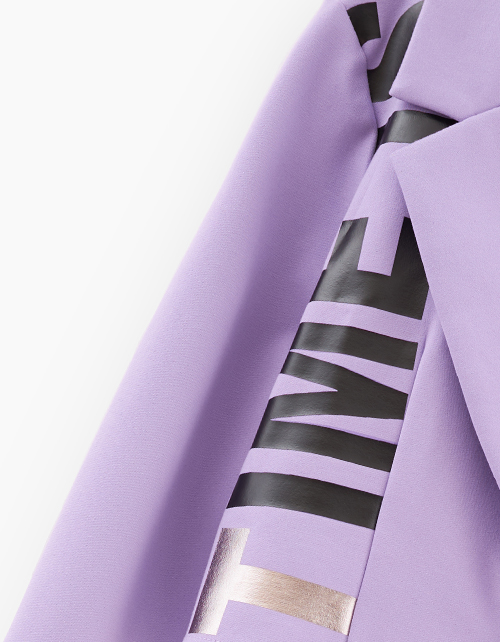 Укороченный жакет в трендовом оттенке цифровая лаванда