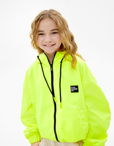 Весенняя ветровка оттенка кибер лайм для девочки