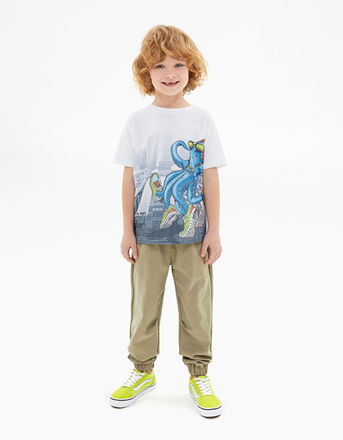 Белая футболка для мальчика