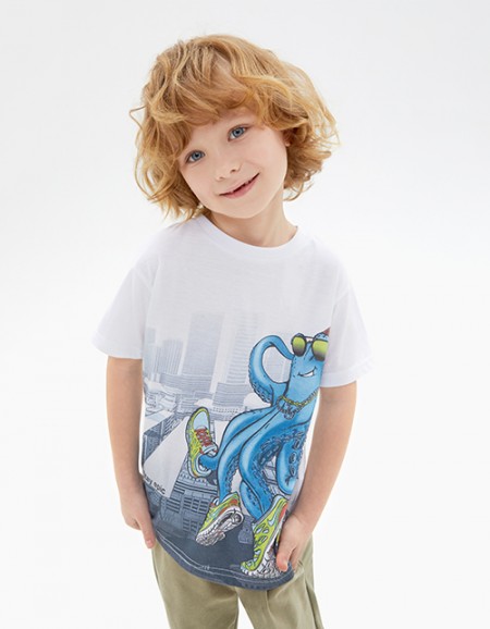 Белая футболка для мальчика