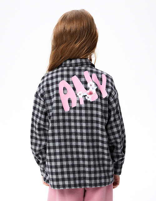 Стильная рубашка в клетку для девочки