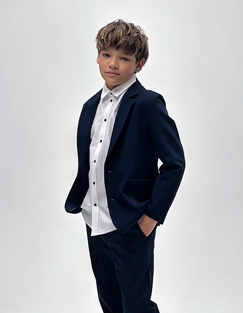 Тёмно-синий пиджак для мальчика