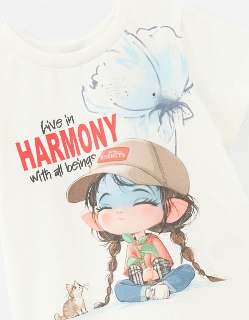 Дизайнерская футболка для девочки Дизайнерская футболка для девочки