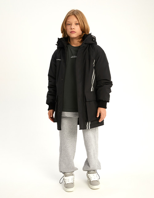 Чёрная осенняя куртка для мальчика