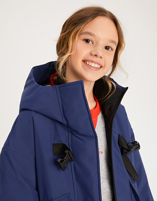 Тёмно-синяя осенняя куртка