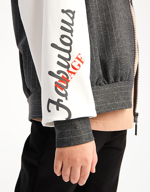 Стильный жакет для девочки Стильный жакет для девочки