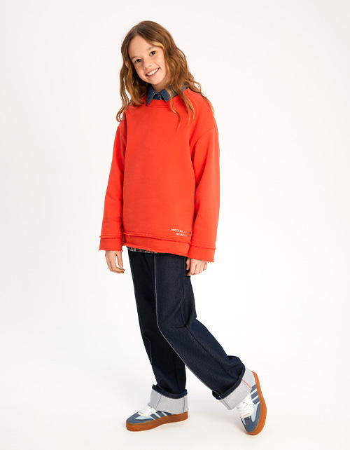 Яркий свитшот для девочки