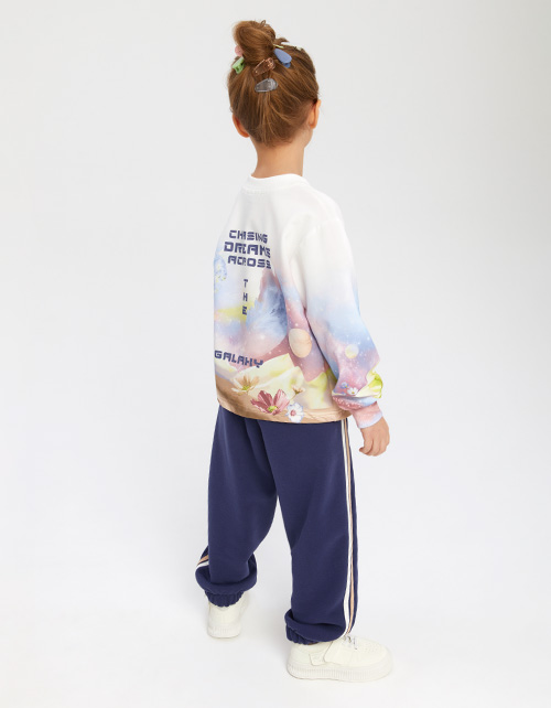 Дизайнерский свитшот для девочки Дизайнерский свитшот для девочки