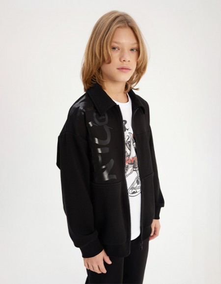 Стильный чёрный жакет для мальчика