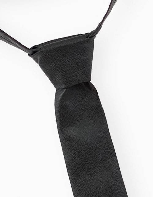 Стильный галстук из эко-кожи для мальчика Стильный галстук из эко-кожи для мальчика