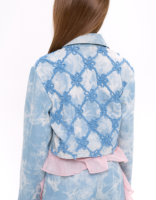 Укороченный жакет из варёного денима с вышивкой для девочки Укороченный жакет из варёного денима с вышивкой для девочки